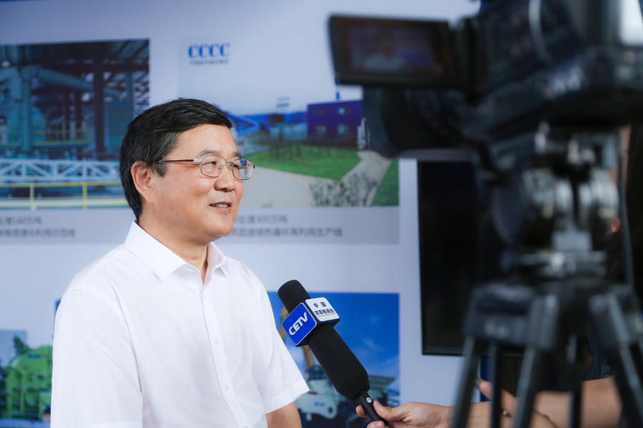 山美股份董事長楊安民接受中國教育電視臺采訪，談建筑垃圾資源化處理