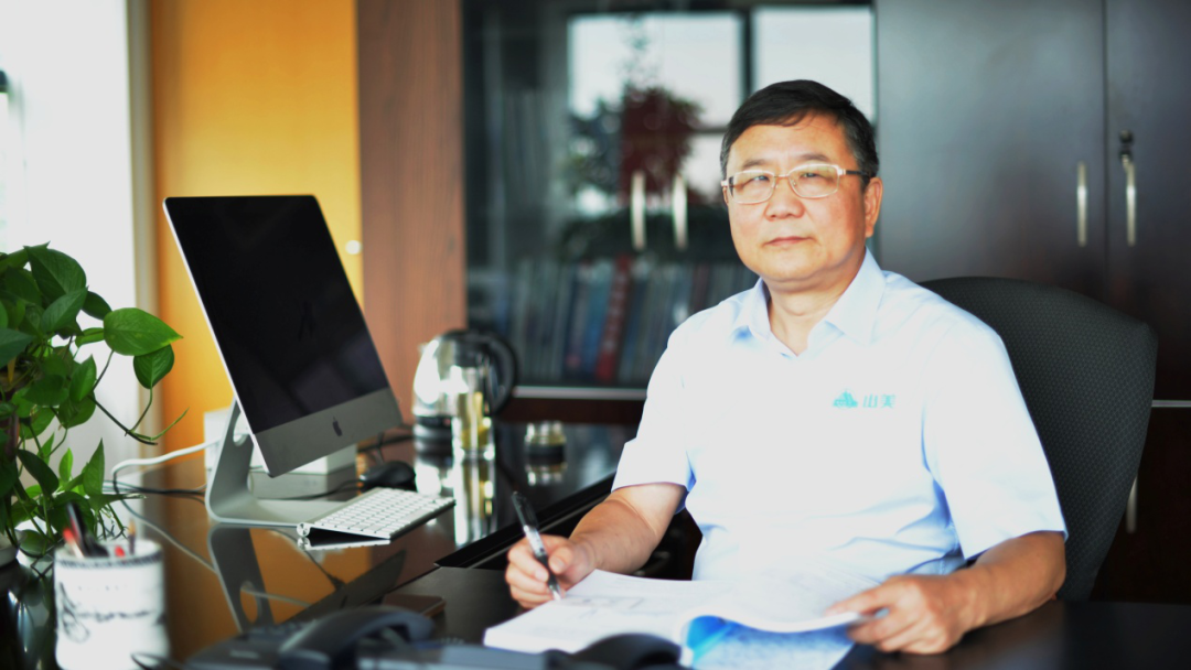 楊安民從業(yè)卅五周年系列報(bào)道--“三十五年磨一劍，山更美，業(yè)更精”專(zhuān)訪(fǎng)