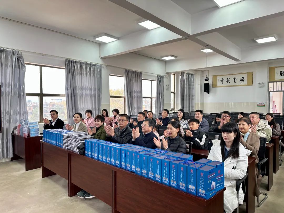 【用心呵護幼苗】楊安民董事長走進中國砂石協會希望小學 以實際行動踐行企業(yè)社會責任
